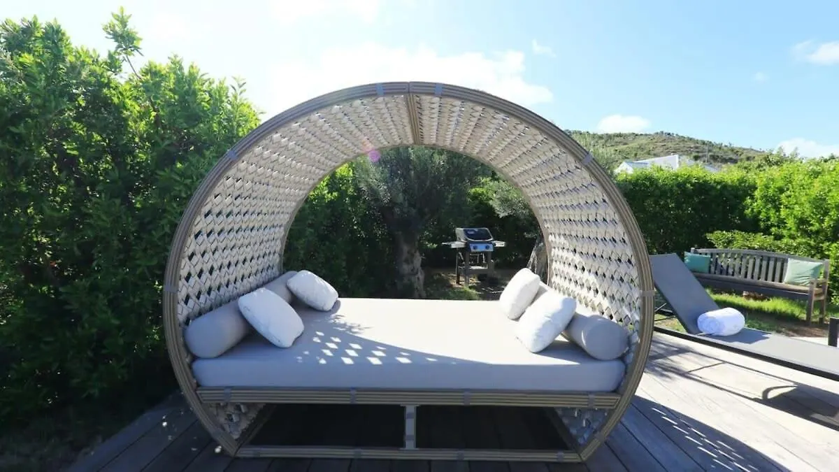 Striking Couples Villa Near Toiny Beach